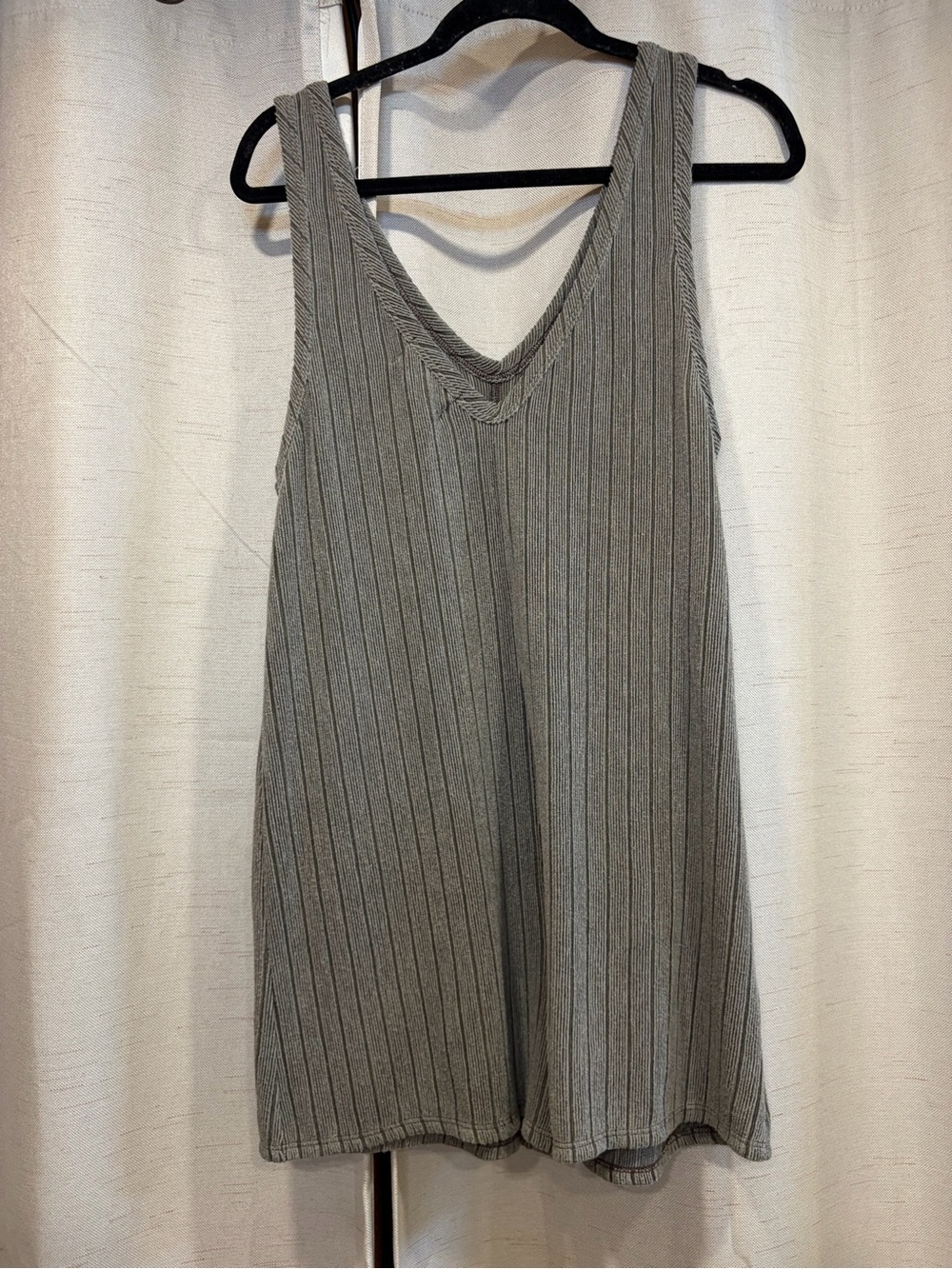 Bucketlist Ribbed V-Neck Knit Tank Romper - Picture 4 of 6
